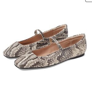 DOLCE VITA WOMEN'S REYES BALLET FLAT, BLACK/WHITE SNAKE EMBOSSED, 9